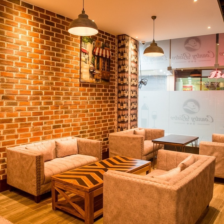 Country Bistro comfortable lounge area
